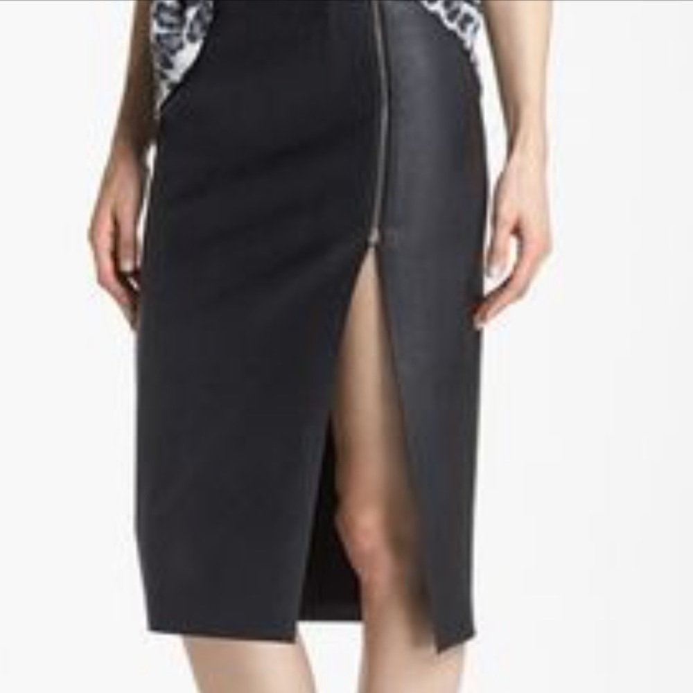New Black faux leather side zipper/split skirt